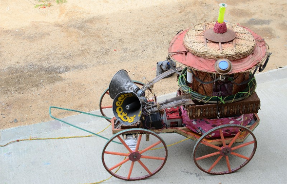 Aren Skalman's chariot reflects the history and culture of Bangalore, India.