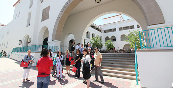SDSU Ambassadors gave NAFSA educators campus tours.