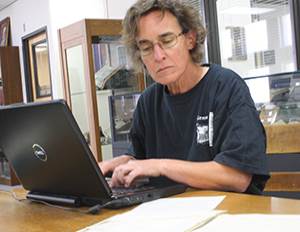 War literature researcher, Lisa Shapiro, estimates it will take her at least two years to complete her goal of reading all 5.000 letters in the library's World War II Servicemen's Correspondence Collection.
