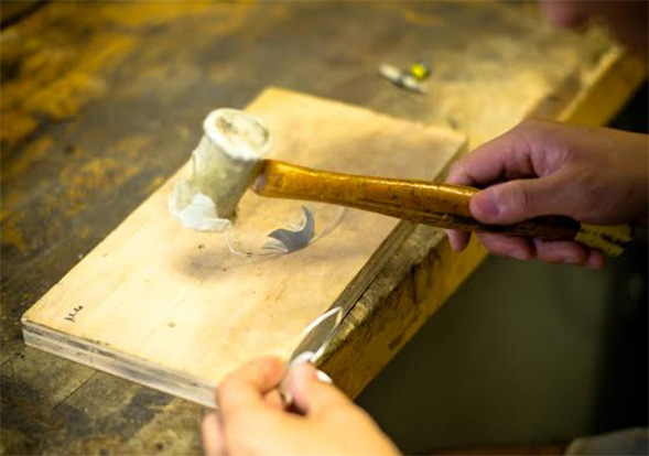 Art 231/331: Intro to Jewelry & Metalwork is one of many courses offered.