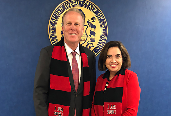Mayor Faulconer and President de la Torre meet on the future development of SDSU Mission Valley.
