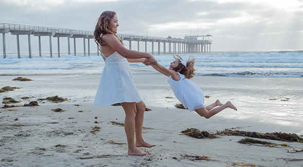 Allana Hill (20) with her daughter