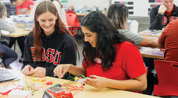 Some SDSU students this fall will learn about the ethics of AI, learn leadership from a Grammy-winning musician, and discuss U.S. water policy. (SDSU)