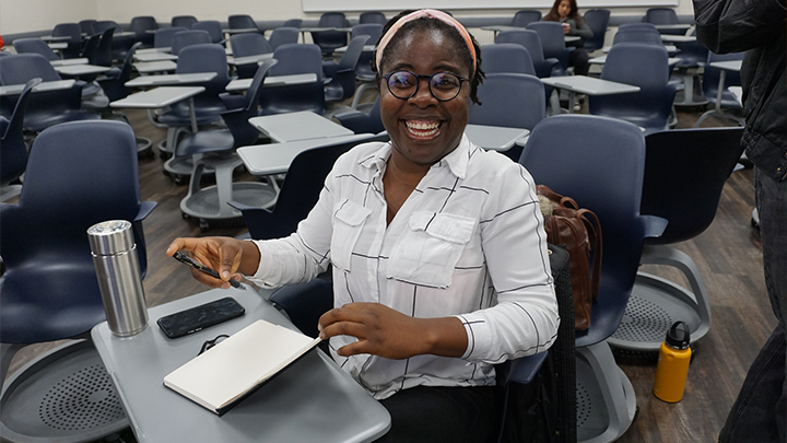 Kennii Ekundayo attends one of Bill Nericcio’s classes.