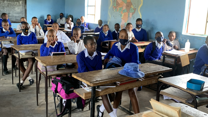 Makhoa High School students, Lesotho, Africa 2022 (Photo by: Ramaele Moshoeshoe, Director: Africa Fellow in Education Program) 