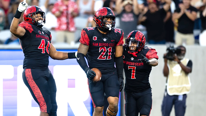 SDSU linebacker Tano Letuli (21) joins 81 players on the 2025 watch list for the Polynesian College Football Player of the Year Award. The winner will be announced on Dec. 16.